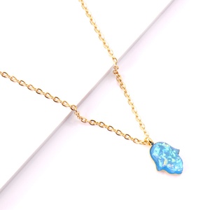 Collar de Alta Calidad con Colgante de Conchas de Abulón Azul, Chapado en Oro PVD de 18K sobre Acero Inoxidable, para Mujer - Product Image 3