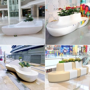 Chaise de jardinage en fibre de verre irrégulière avec ballons, décoration artistique pour la maison - Product Image 5