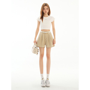 Pantalones cortos de mezclilla caqui 2025 de cintura alta para mujer, nuevo estilo de verano, diseño plisado de pierna ancha versátil informal de alta calidad - Product Image 1