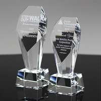 Trophées en cristal modernes à double pointe pour la reconnaissance d'entreprise |   Récompense personnalisable