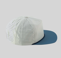 Gorra Deportiva Personalizada de 5 Paneles, Impermeable, Transpirable, con Cierre a Presión, Perforaciones Decorativas Láser, Perfil Alto, Cuerda, Bicolor