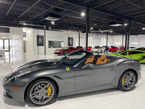Autos Usados en Venta: T 2017-2023, 2 Puertas, Convertible, Color Oscuro, Tracción Trasera, Asientos de Cuero, Techo Corredizo de Aluminio - Product Image 6