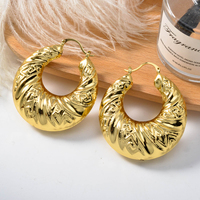 Boucles d'oreilles créoles épaisses et creuses Zeadear Dubai Classic en alliage de laiton et de cuivre plaqué or 18 carats, certifiées GDTC, fabriquées en Chine pour femmes