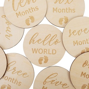Cartes de jalons mensuels gravées en bois pour bébé, lot de 13 pièces, options personnalisables pour le suivi de la croissance du bébé et le partage de photos - Product Image 5