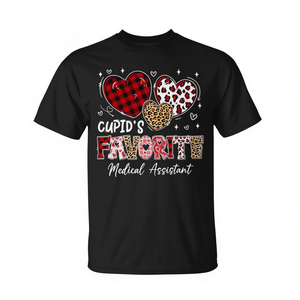 T-Shirt 'Assistente Medico Preferito di Cupido' con Design a Tre Cuori per Promozioni - Product Image 2