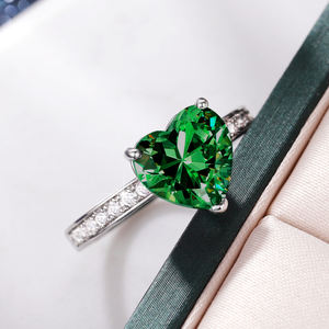 Huitan Small Blue Green Stein Herz Design Ringe Exquisite Micro Inlaid <span class=keywords><strong>Diamond</strong></span> Zirkonia Frauen Mädchen Versilberte Ringe - Product Image 4