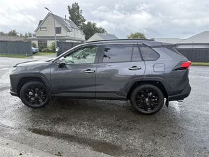 <span class=keywords><strong>Voiture</strong></span> d'<span class=keywords><strong>occasion</strong></span> propre <span class=keywords><strong>Toyota</strong></span> <span class=keywords><strong>RAV4</strong></span> Limited 2.5P HV ECVT AWD SUV/5D/5S 2025 – Prête à être expédiée - Product Image 5