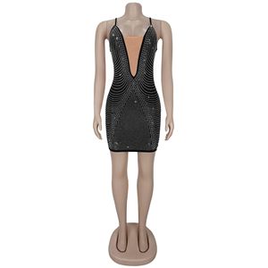 Mini abito Casual da donna aderente con strass pantaloncini con bretelle naturali ODM per feste di compleanno - Product Image 4