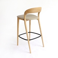 Tabouret de bar confortable avec dossier au design minimaliste, chaise haute rembourrée en bois massif avec repose-pieds en métal pour la maison ou le bar