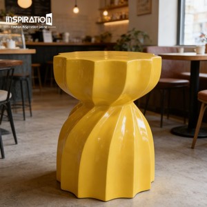 Juego <span class=keywords><strong>de</strong></span> 3 Mesas <span class=keywords><strong>de</strong></span> Centro Redondas Modernas <span class=keywords><strong>de</strong></span> FRP con Base Cilíndrica - Product Image 3