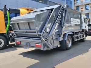 Dongfeng 12cbm Compresión <span class=keywords><strong>Compactador</strong></span> 4x2 Camión <span class=keywords><strong>de</strong></span> recolección <span class=keywords><strong>de</strong></span> <span class=keywords><strong>basura</strong></span> doméstica con tipo <span class=keywords><strong>de</strong></span> barril colgante - Product Image 3