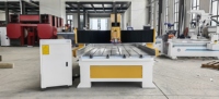 Routeur CNC 1325 pour le traitement de la pierre avec réservoir d'eau, broche refroidie par eau de 7,5 kW, machine de gravure CNC pour le travail du pierre