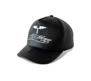 หมวกหนังสีดำปี 2026 แบบ 5 ชิ้นส่วน ทรงแข็ง พร้อมโลโก้ปักด้านหน้า สายรัดแบบกำหนดเองด้านใน และโลโก้ปักด้านหลัง - Product Image 1