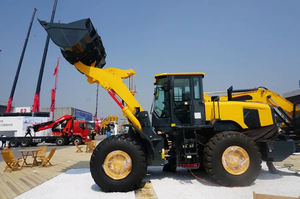 Découvrez la supériorité du chargeur 656G High Lift Height Long Dump Reach et un entretien facile - Product Image 3