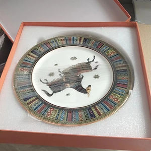 Venta al por mayor Juego de cena de 10 pulgadas Platos de lujo Platos de porcelana china Platos de cena de porcelana con caballo - Product Image 5