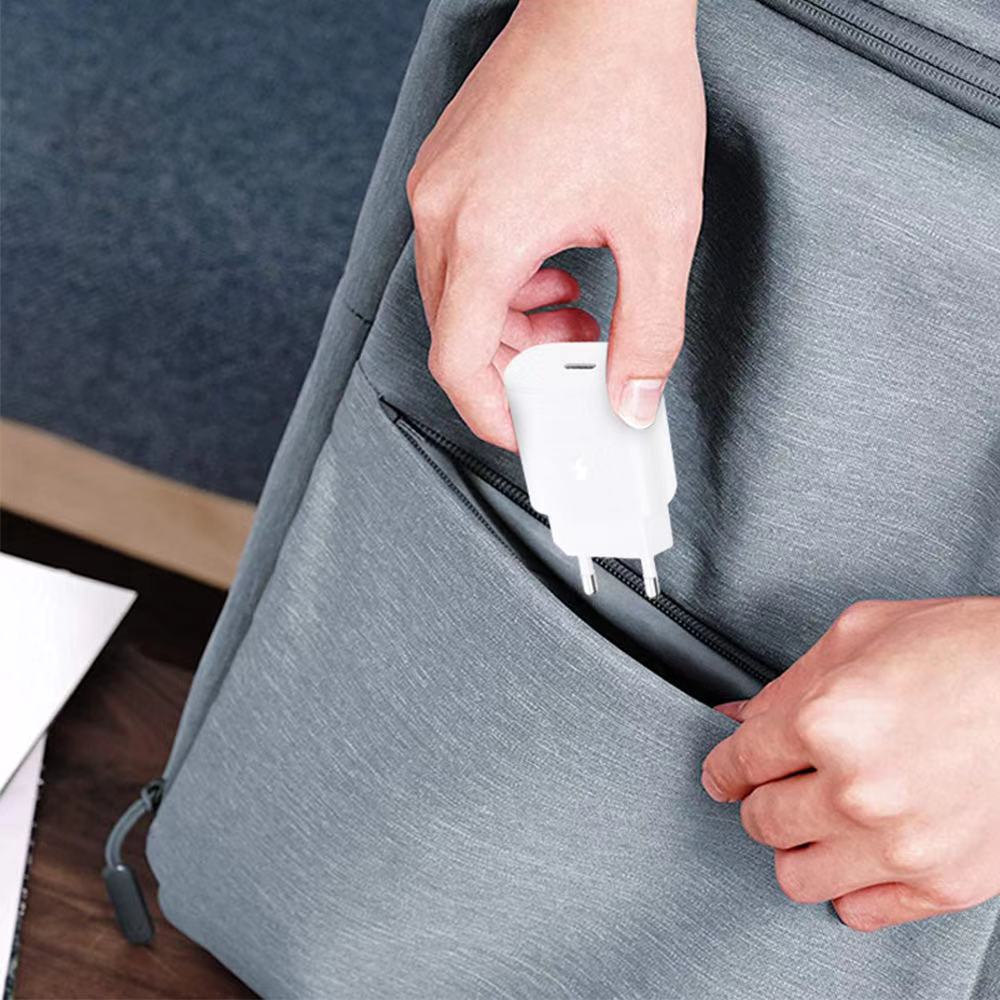 Cargador blanco de 45W