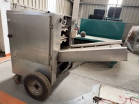 Machines à peler la noix de coco de haute qualité utilisées dans les usines d'Indonésie et du Ghana, en Afrique, avec diverses capacités de production