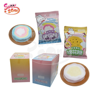Bonbons en forme de rouleaux aromatisés aux fruits, guimauves arc-en-ciel, bonbons en coton doux