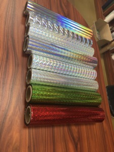 Hologramme clair arc-en-ciel graphique artisanat personnalisé <span class=keywords><strong>Film</strong></span> hologramme coloré autocollant auto-<span class=keywords><strong>adhésif</strong></span> <span class=keywords><strong>Film</strong></span> holographique - Product Image 3