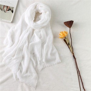 Productos más vendidos Estilo de moda Fantástico Admirable Color liso Venta al por mayor Hijab de algodón arrugado musulmán - Product Image 4