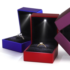 Boîte à bijoux LED haut de gamme, boîtes cadeaux originales pour bijoux, emballages de boîtes à bijoux personnalisables - Product Image 3