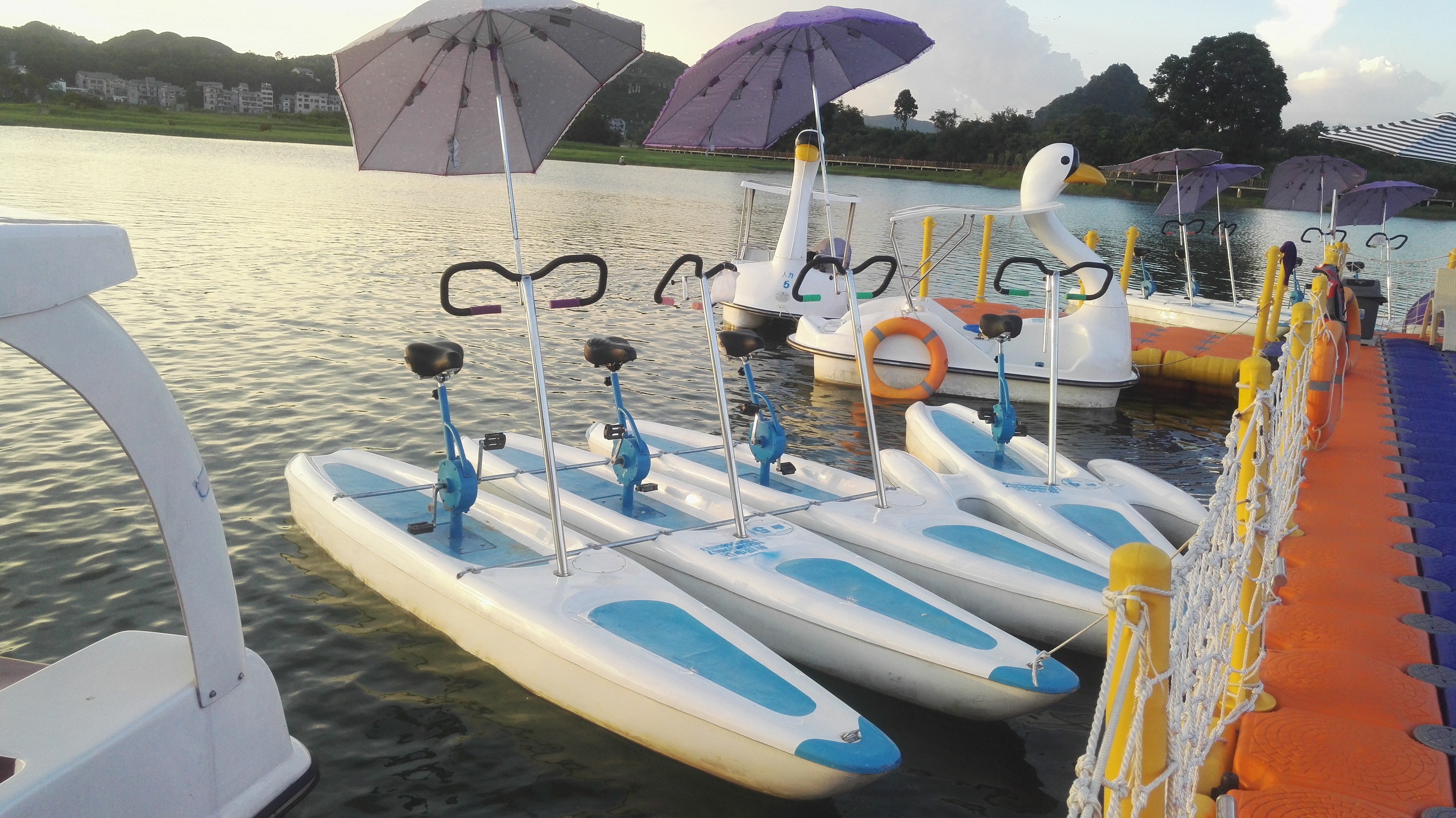 Adult Funny Water pedal bike and outdoor water bike bicycle sport  for amusement water park play equipment