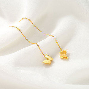 Pendientes colgantes de mariposa pequeños y delicados para mujer, en acero inoxidable 316L, chapados en oro PVD de 14k/18k, color oro personalizado. - Product Image 5