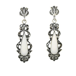 Orecchini a perno vintage a forma di fiore intagliato con design a conchiglia, accessori moda da donna - Product Image 5