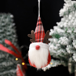 Décoration de Noël suspendue : Gnome sans visage avec chapeau en tissu à carreaux et bois de cerf, pendentif pour sapin de Noël - Product Image 3