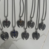 Collier Pendentif Aigle Croix Plume Incrusté de Diamants en Acier Inoxydable Style Vintage Européen et Américain