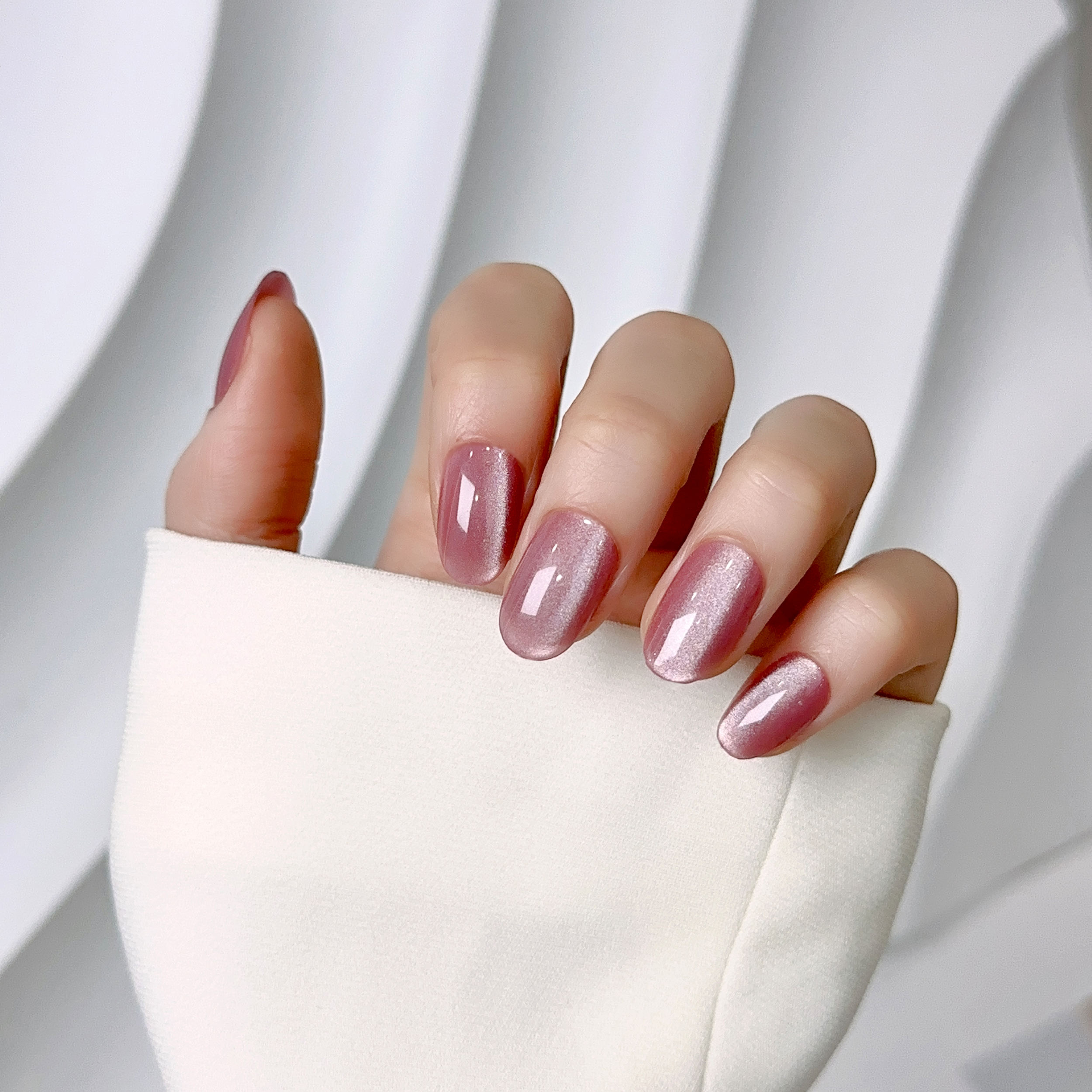 AIERFEI Wholesale High Quality Stunning Cat Eye Press on Nails Short Oval Woman False Nails Tips Nude Artificial Fingernails