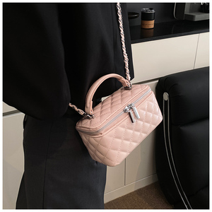 Caja de cadena para dama <span class=keywords><strong>joven</strong></span>, fábrica de bolsos al por mayor, monederos bonitos de lujo con forro de algodón para niñas - Product Image 1