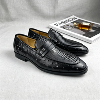 Mocassins de luxe style exotique pour homme, en cuir imprimé autruche, texture côtelée élégante, chaussures noires à enfiler pour gentleman