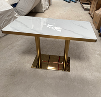 Chaise de restaurant moderne en pierre frittée carrée avec un design robuste pour un usage commercial dans les restaurants, les hôtels, les mariages