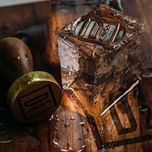 Une pièce en laiton Ice Cube Stamp Tray Cocktails Moules à glace pour whisky Barman Accessoires - Product Image 6