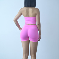 Ensemble de yoga personnalisé OEM pour femme : haut court de sport sans couture à col halter et short d'entraînement taille haute en Spandex/Nylon – Tenue de fitness et de sport