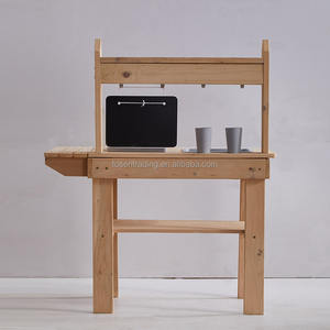 Cuisine de jeu d'extérieur en bois naturel avec tableau noir et étagère de rangement pour jardin - Product Image 6