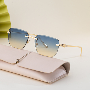 Gafas de Sol Partagas de Diseño con Logotipo Personalizado, Montura sin Aro, Patillas con Cabeza de Leopardo y Diamantes de Imitación, Protección UV400 para Mujer - Product Image 1