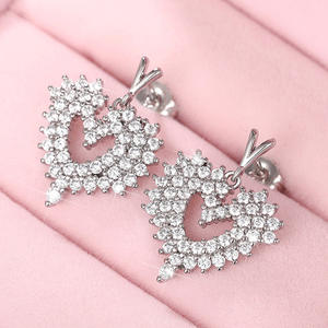 Elegantes Pendientes de Diamantes con Corte de Corazón, Oro Blanco Sólido de 18K, Joyería Fina de Estilo Romántico para Mujer, para Boda - Product Image 4
