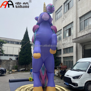Unicorno Gonfiabile Gigante Personalizzato con Criniera e Coda Colorate, Base a Forma di Cartone Animato per Decorazioni di Festival, Carnevale, Feste e Palcoscenici - Product Image 4