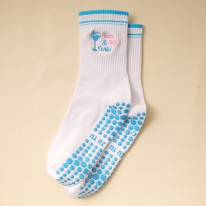 Calcetines de Yoga y Pilates Antideslizantes Bordados Personalizados al por Mayor para Mujer, Calcetines de Algodón <span class=keywords><strong>con</strong></span> Volantes y Lazos - Product Image 3