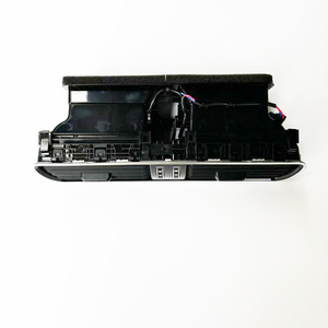 Grilles d'aération du tableau de bord Maixiang pour Volkswagen Magotan CC 3AB819728A 3AD819728A Noir Piano Noir Mat - Product Image 1