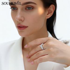 Bague de mariage classique en argent sterling S925 plaqué rhodium avec moissanite sertie à griffes certifiée GRA, style couronne, par Souljewel - Product Image 5