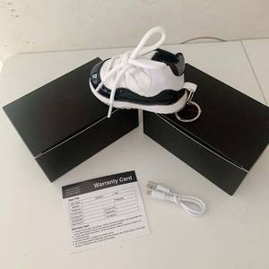 Küçük Sneaker anahtarlık şarj Sneaker taşınabilir güç banka ayakkabı şarj - Product Image 2