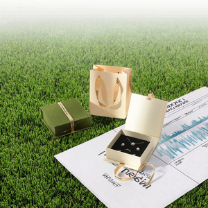 Caja de Regalo Magnética Personalizable con Logotipo, en Forma de Libro, Color Beige, con Cinta y Forro de Terciopelo, para Joyería - Product Image 3