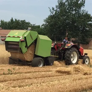 Máquina de embalaje redondo de heno, Tractor con paquete de red