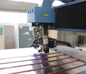 Los hospitales y otras <span class=keywords><strong>instalaciones</strong></span> utilizan colectores <span class=keywords><strong>solares</strong></span> de placa plana para sistemas de calentamiento de agua solar a presión. - Product Image 3