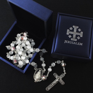 8mm <span class=keywords><strong>collana</strong></span> di <span class=keywords><strong>rosario</strong></span> di perle di occhi di gatto bianco di vetro <span class=keywords><strong>in</strong></span> <span class=keywords><strong>argento</strong></span> placcato con medaglia di maria vergine con confezione regalo - Product Image 2
