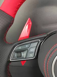 Volant de voiture personnalisé pour <span class=keywords><strong>Audi</strong></span> <span class=keywords><strong>A3</strong></span> A4 A5 A6 A7 A8 Q3 Q5 S3 S4 S5 Série RS, cuir perforé rouge sur le rebord supérieur - Product Image 2