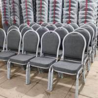 Chaises de banquet en gros à prix abordable de Chine, empilables, en métal gris, pour hôtels, restaurants, et chaises pour enfants pour événements de mariage
